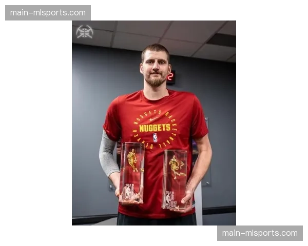 约基奇助攻率50.7%创历史新高 成首位单季包揽篮板助攻王球员