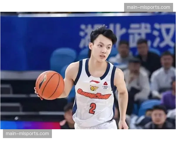 胡明轩膝伤管理成赛季难题，徐杰肘部不适限制持球进攻